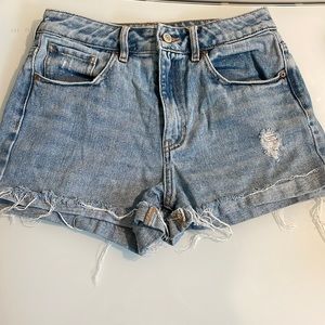 Women’s Distressed Pacsun Mom Short